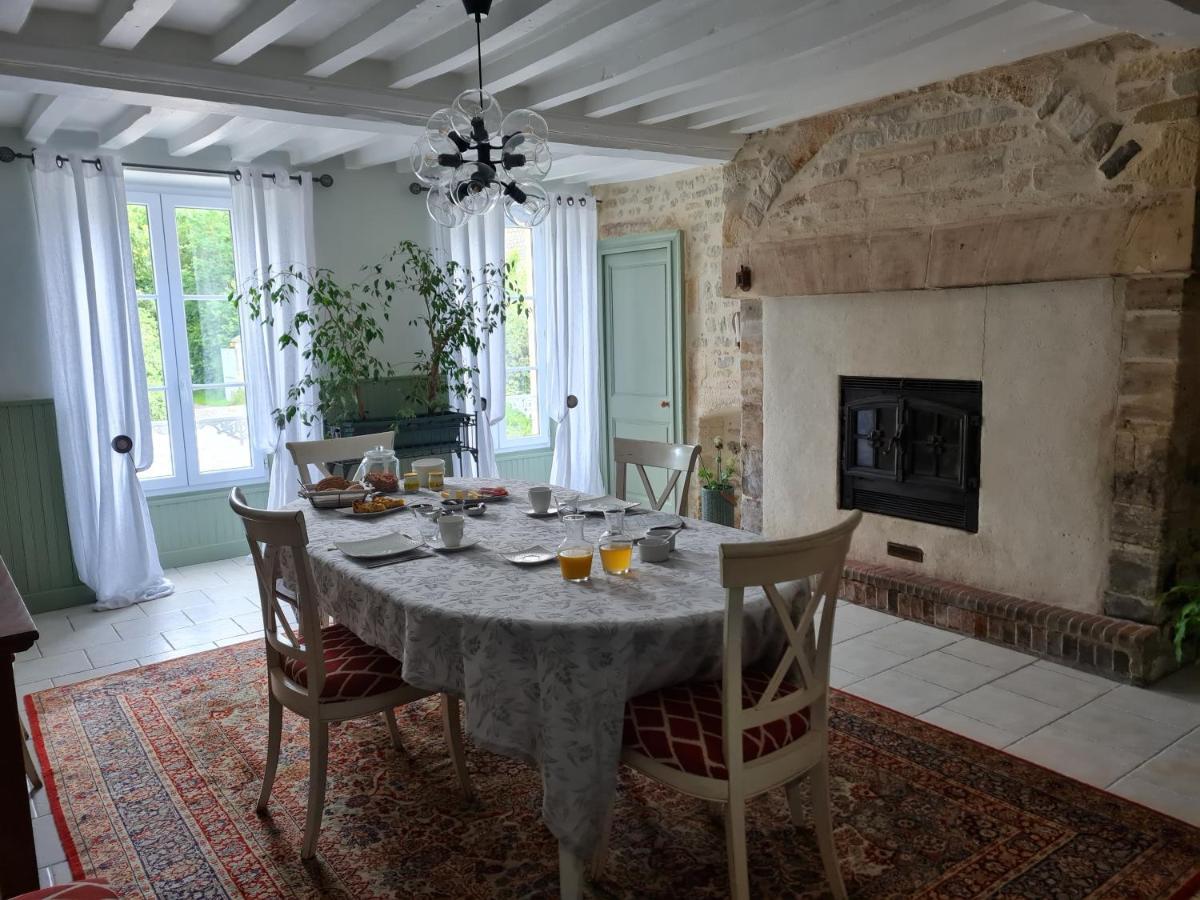 Bed and Breakfast Domaine De La Cour Vautier Mandeville-en-Bessin Exterior foto