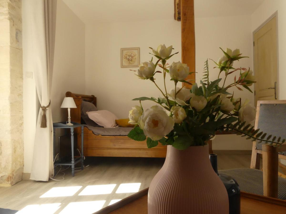 Bed and Breakfast Domaine De La Cour Vautier Mandeville-en-Bessin Exterior foto
