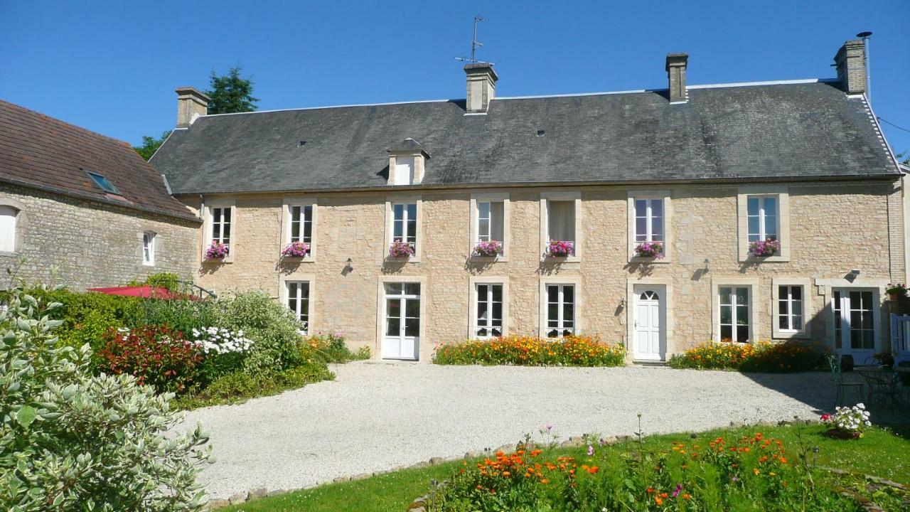 Bed and Breakfast Domaine De La Cour Vautier Mandeville-en-Bessin Exterior foto